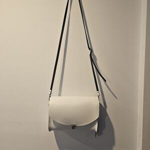 Minimalist White Leather Crossbody Bag with Adjustable Strap